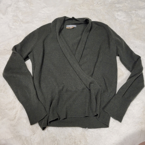 Neiman Marcus 100% Cashmere  Wrap V-Neck Sweater Olive Army Green Size L - Picture 1 of 5